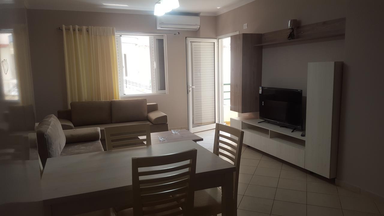 B & D Apartment Sarandë Exteriör bild