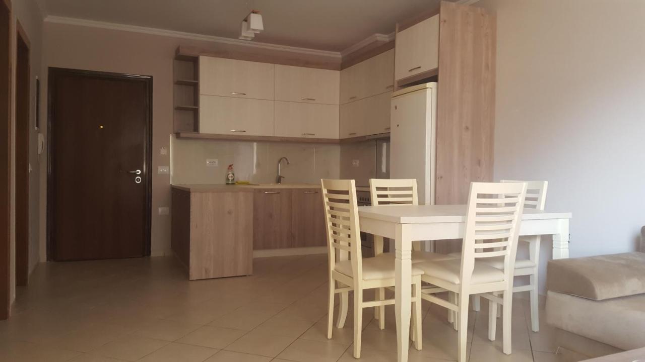 B & D Apartment Sarandë Exteriör bild